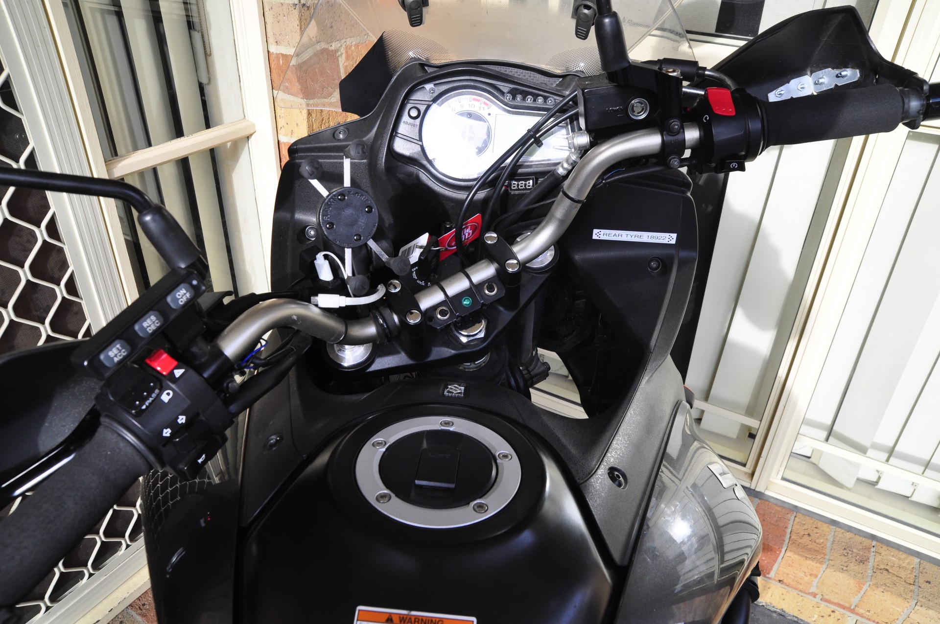 DIY: ABS motorcycle switch - with relay (VAR II) - V-Strom 650DL